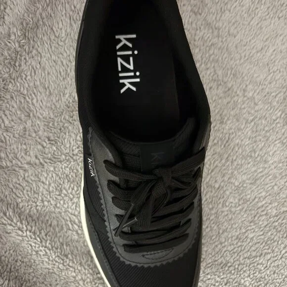Kizik Paris Women's Hands-Free sneakers.  NWOT - Picture 2 of 3